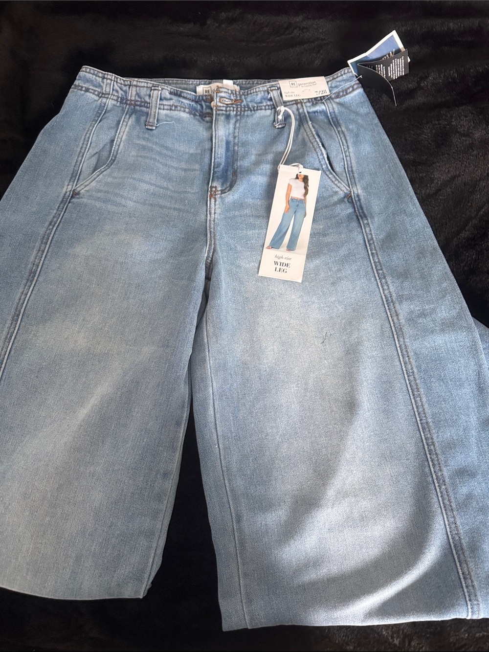 High-Rise Wide Leg Jeans in Light Blue Wash